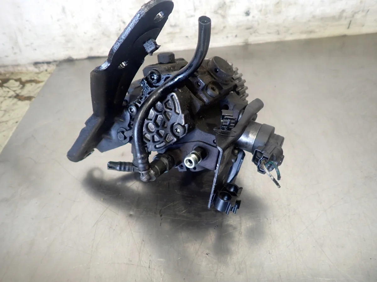 Injection Pump Peugeot 9683703780 image 4