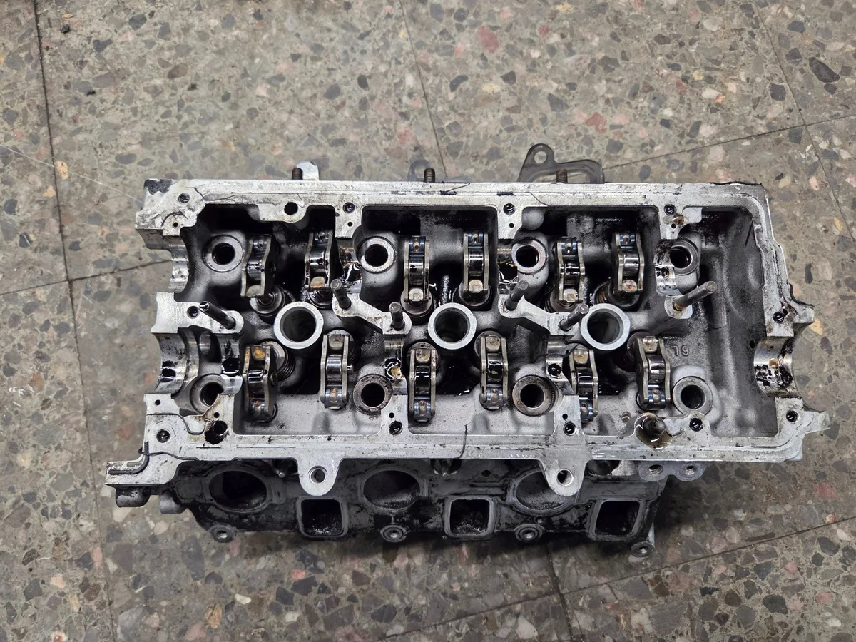 Sylinterikansi Audi A5 3.0 TDI 1059353BE
