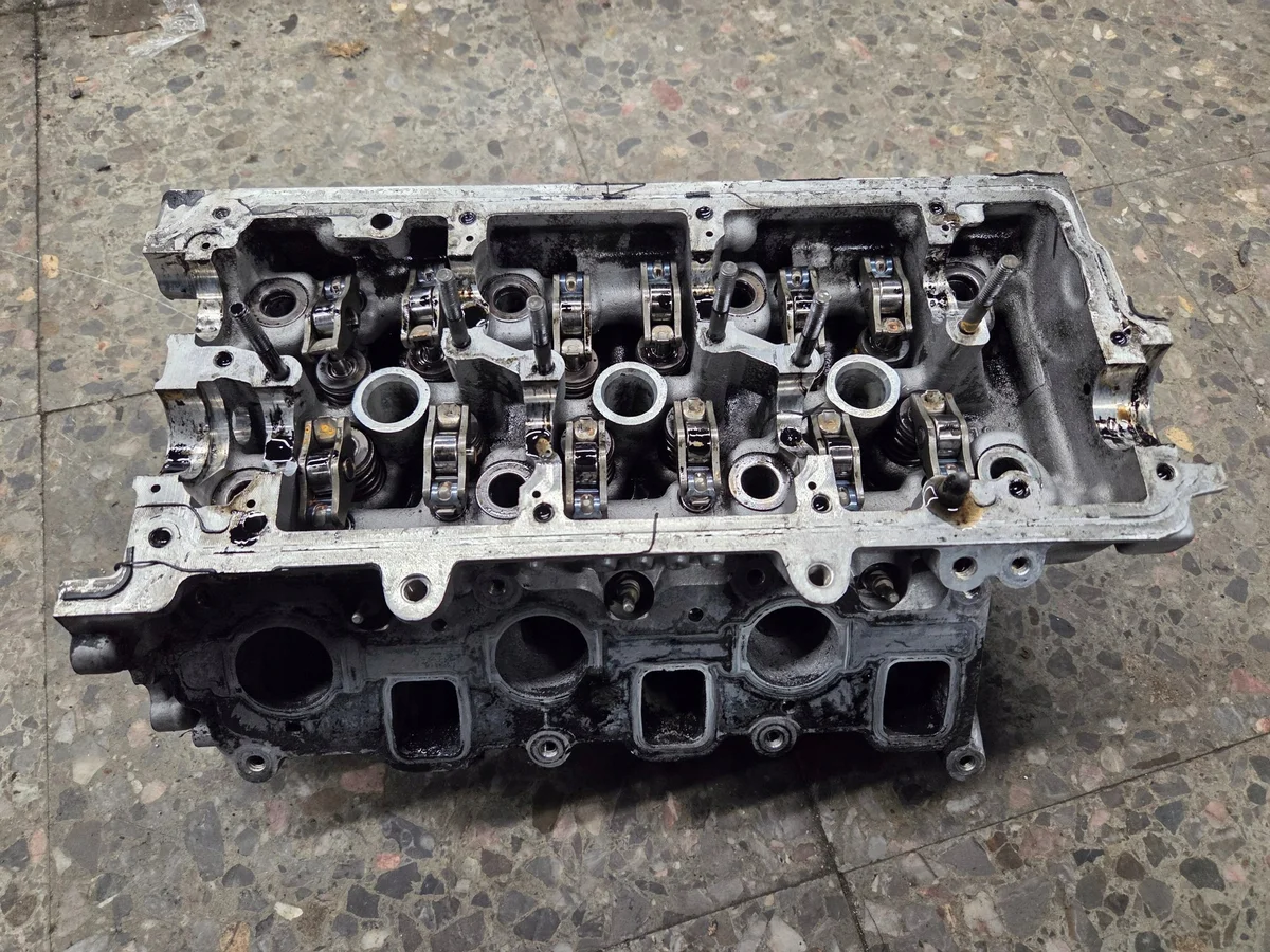 Sylinterikansi Audi A5 3.0 TDI 1059353BE