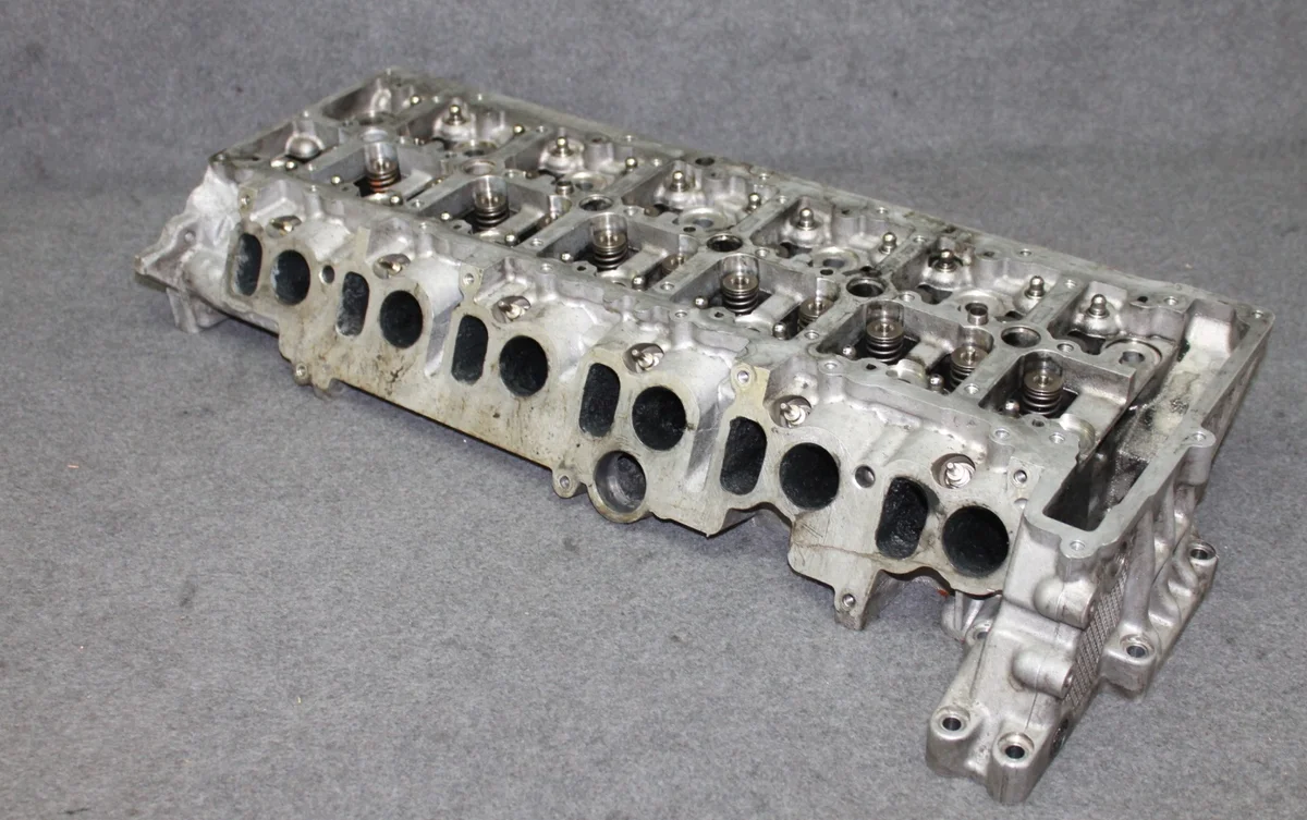 Cabeça de motor BMW N57D30A 11127800001