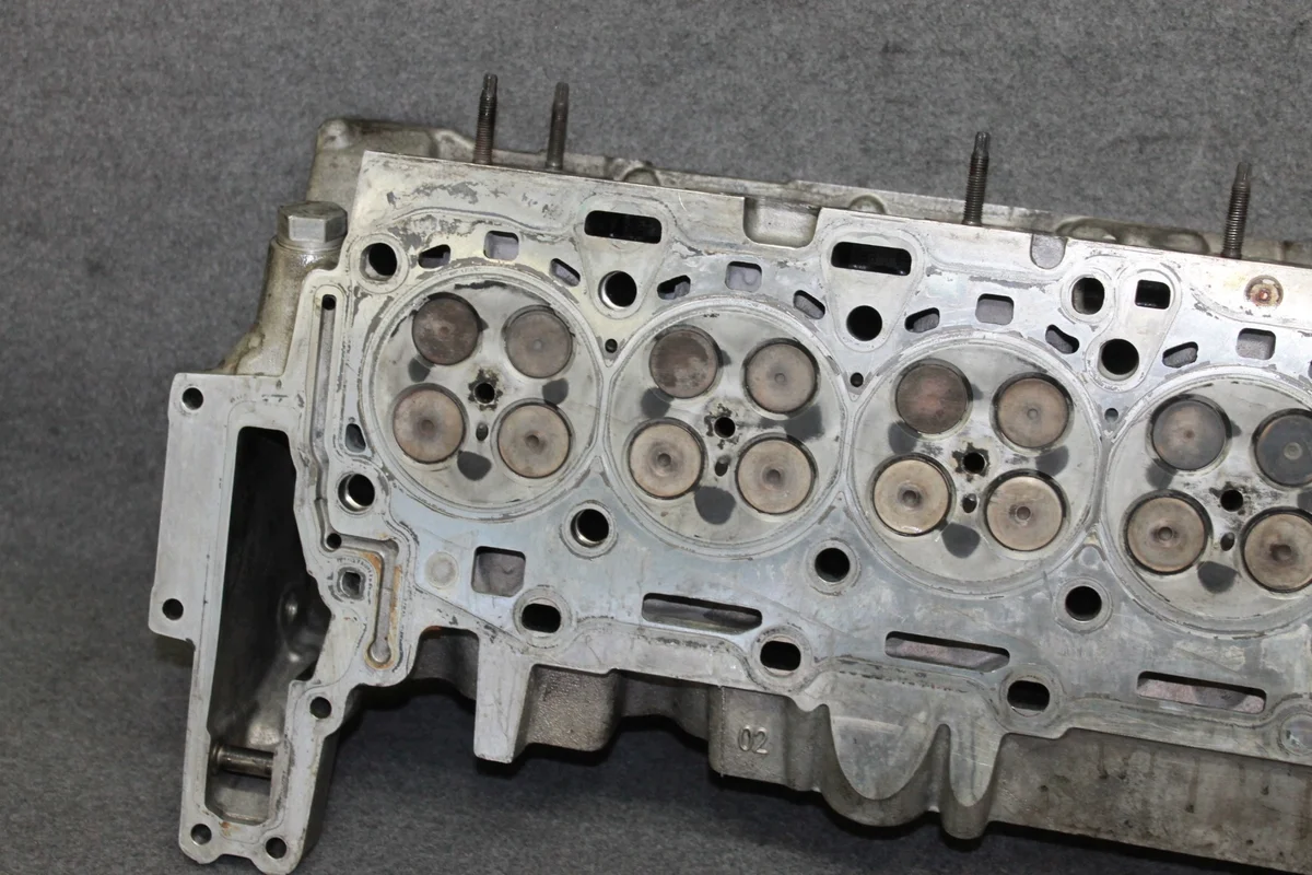 BMW Motor Cilinderkop 11127800001 image 6