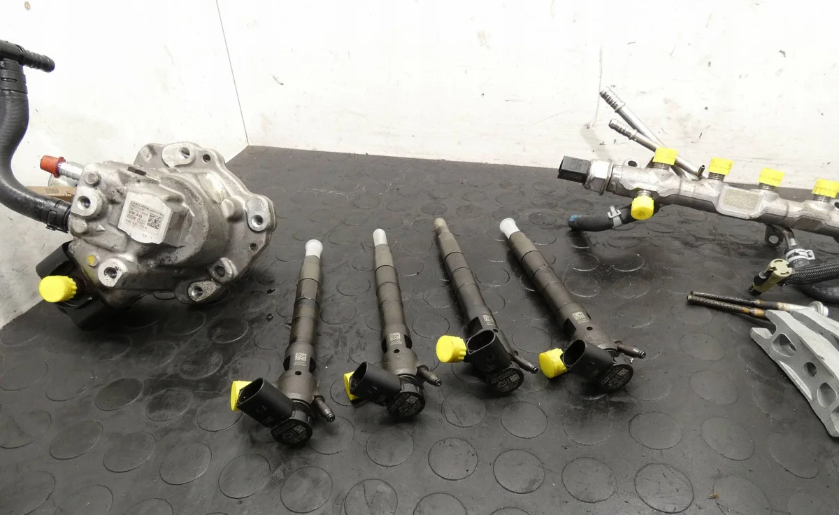 Einspritzpumpe Skoda Octavia III 1.6 TDI 04B130755K image 3