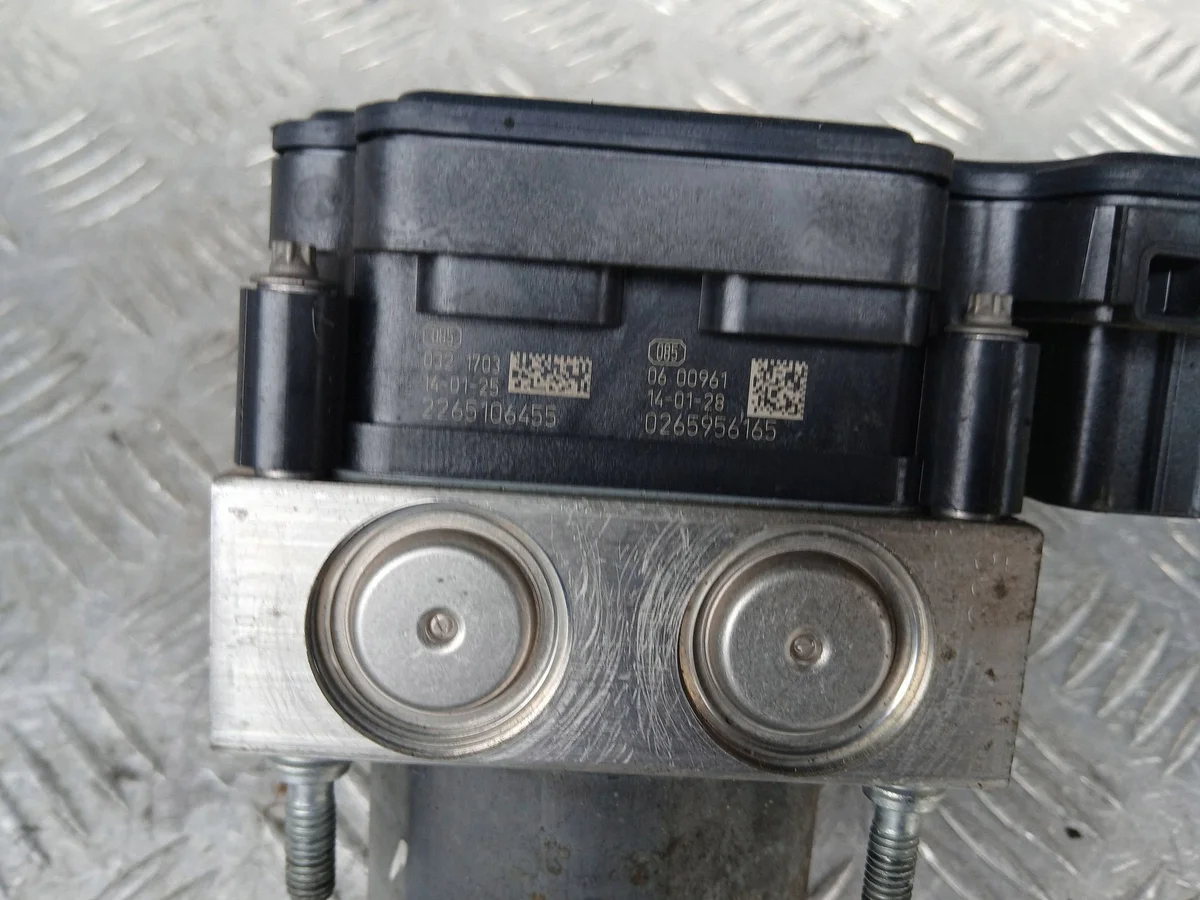 Bomba ABS Nissan Qashqai 2265106455