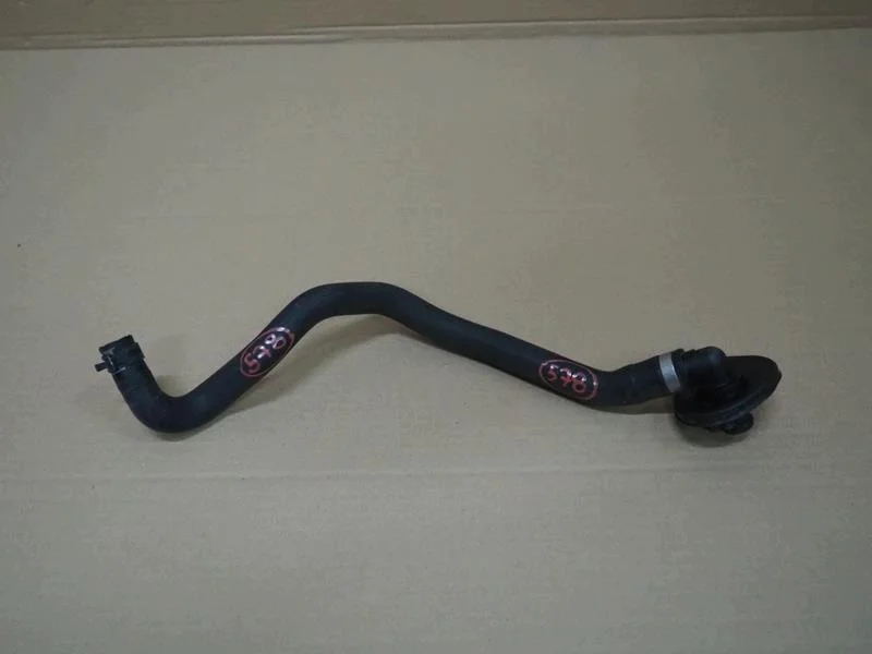 Tuyau d'eau Audi A4 B9 8W1819350B