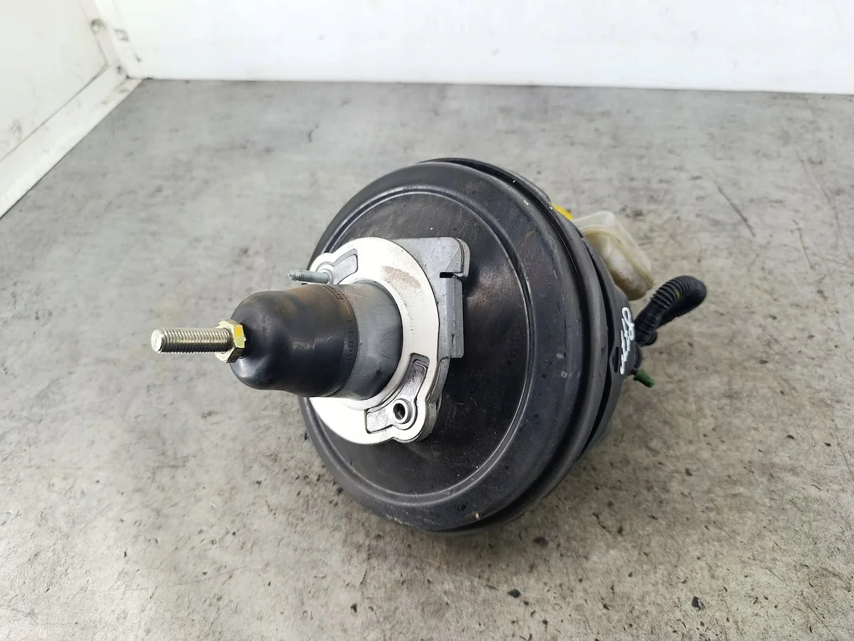 Bromsservo Audi A4 B6 8E0612105J