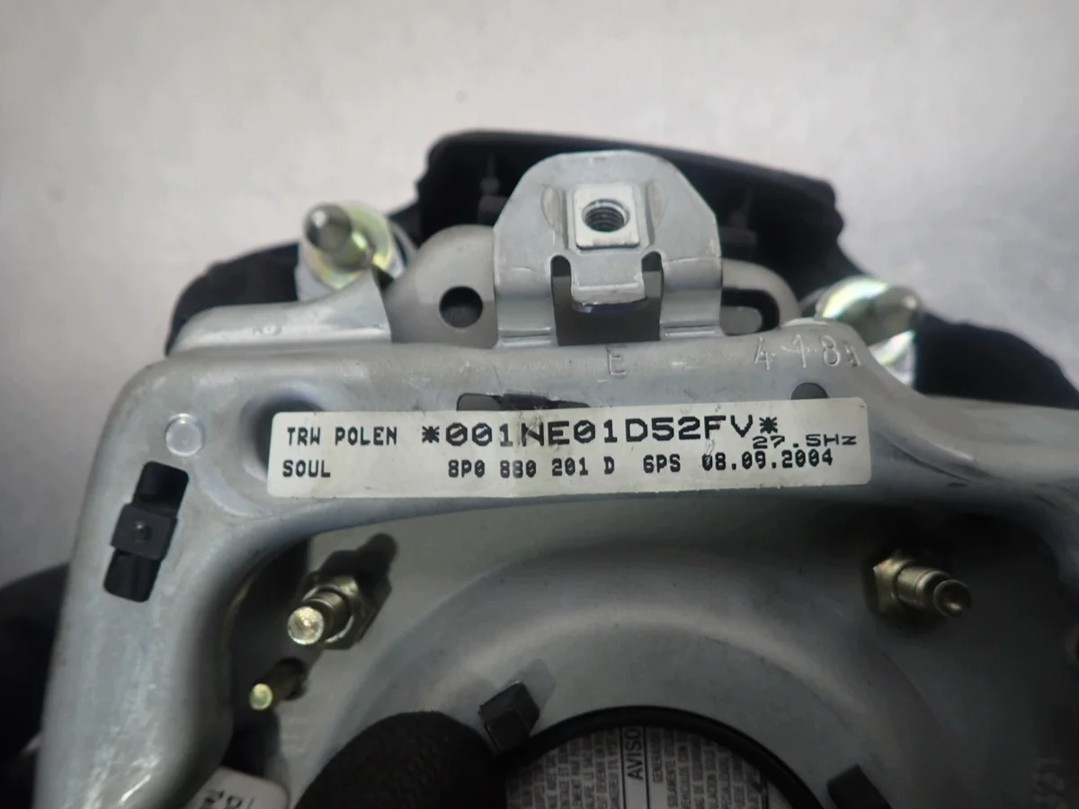 Audi A3 8P Airbag Condutor 8P0880201D image 4