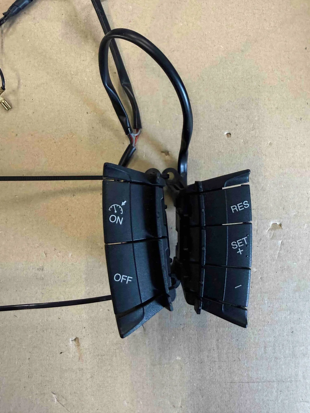 Boutons volant Ford Focus C-Max 3M5T9E740AC
