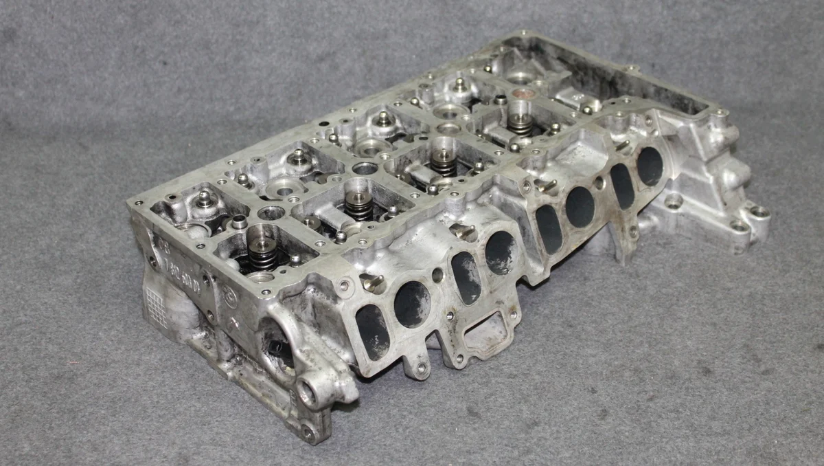Moottorin kansi BMW F20/F21 N47D16A 7812604
