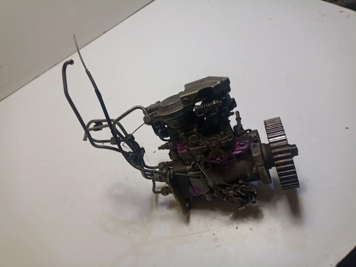 Audi 80/90 S2 B4 polttoainepumppu 028130109C image 3