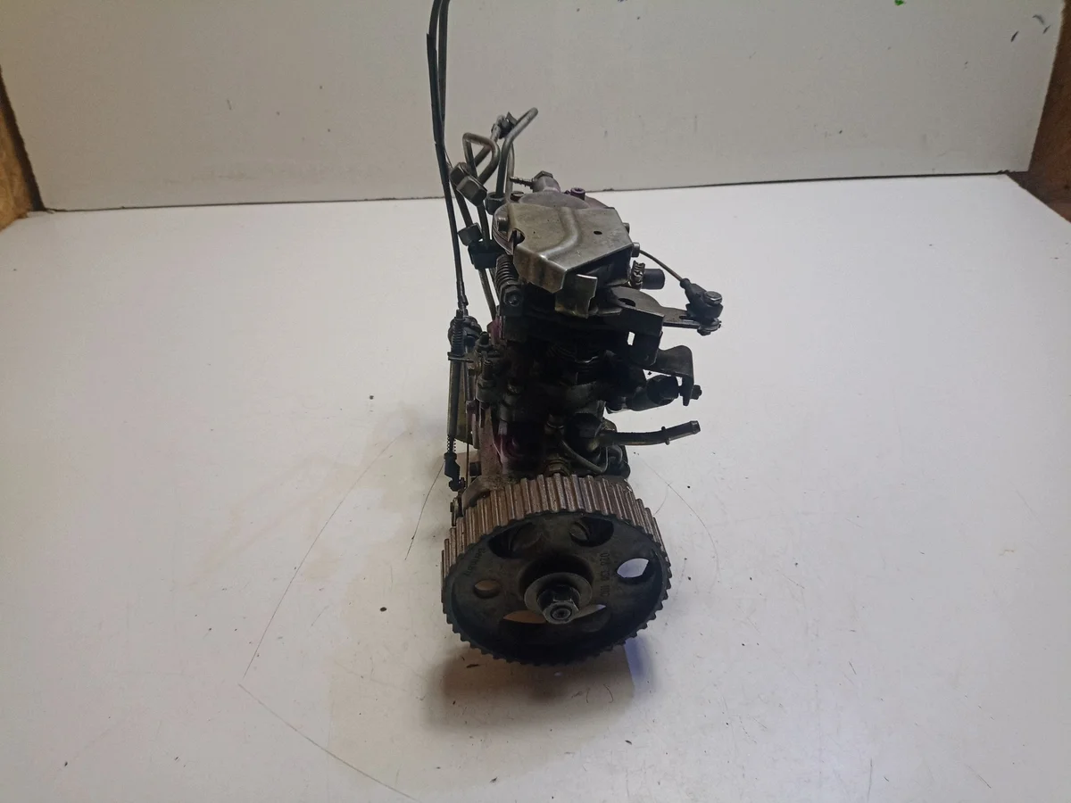 Audi 80/90 S2 B4 polttoainepumppu 028130109C image 6