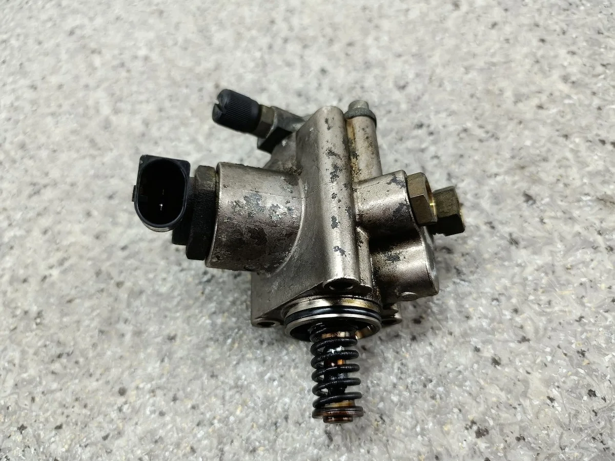 Bomba alta presión gasolina Seat Altea 06F127025D 2.0 FSI