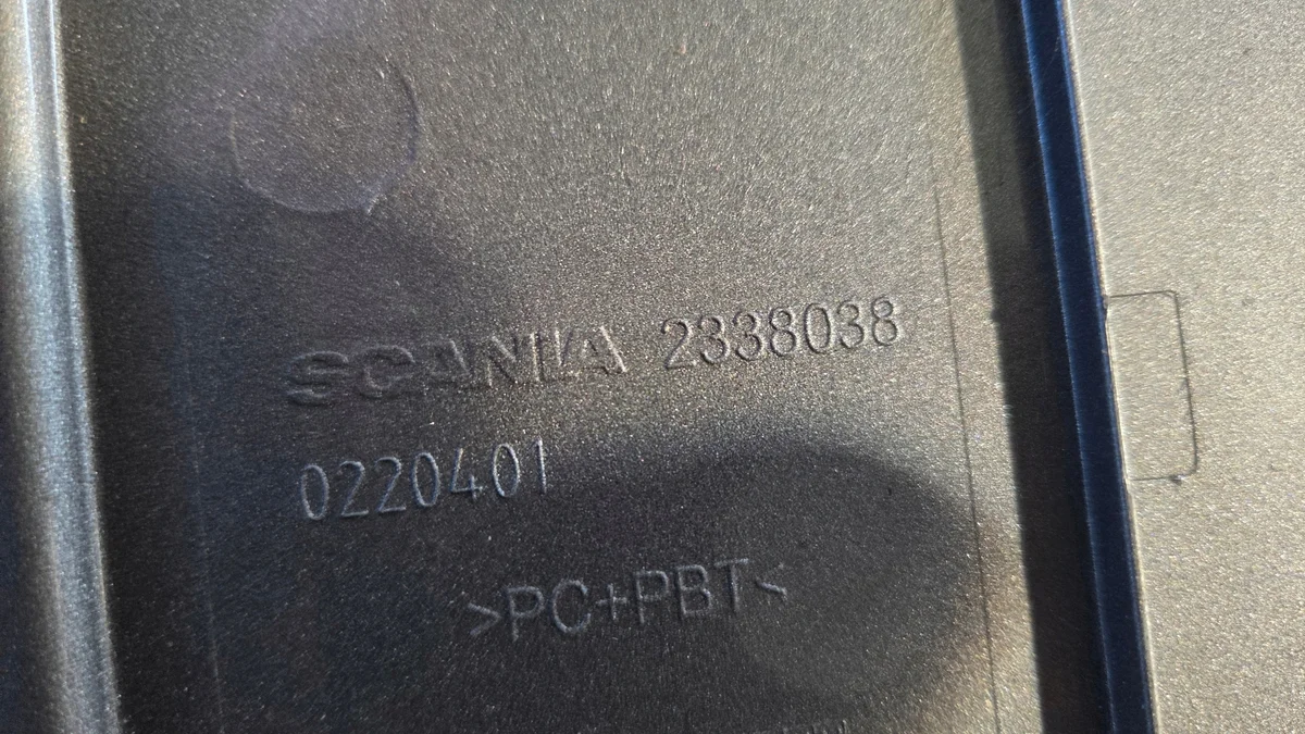 Scania 2338038 Cache réservoir image 4