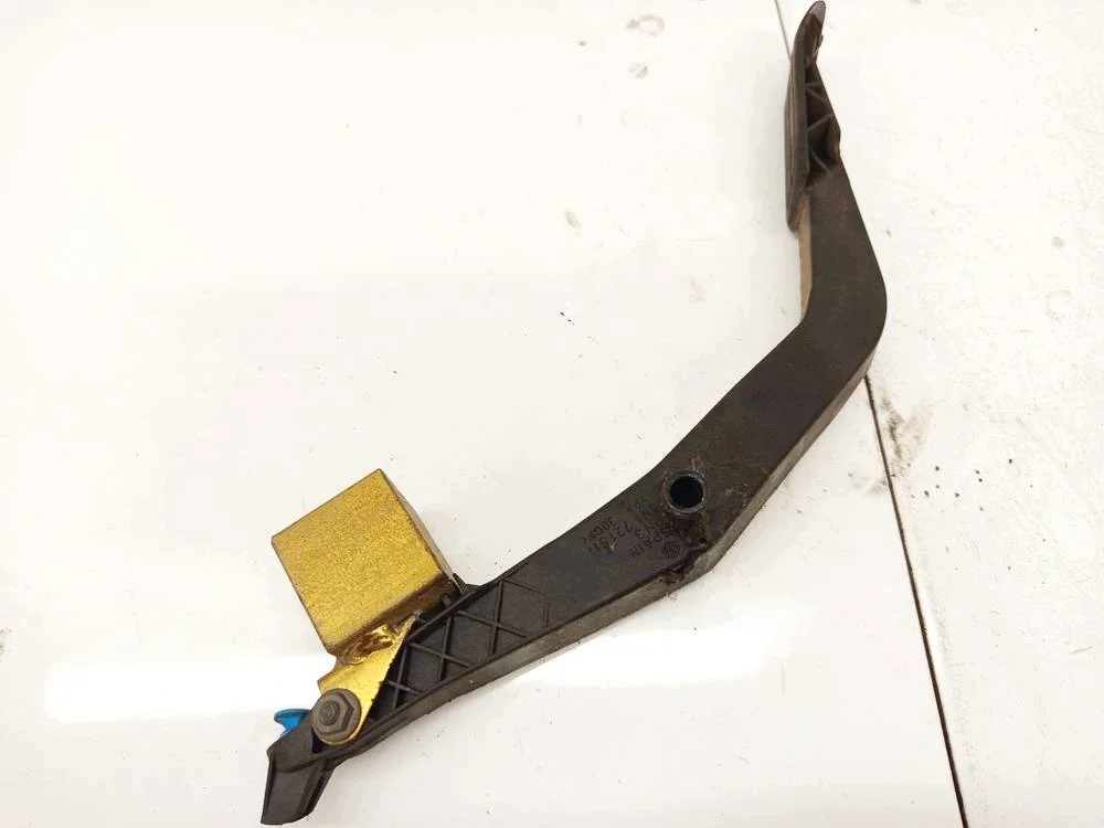 Elektroniskt gaspedal Seat Ibiza 6N1721511 thumbnail 1