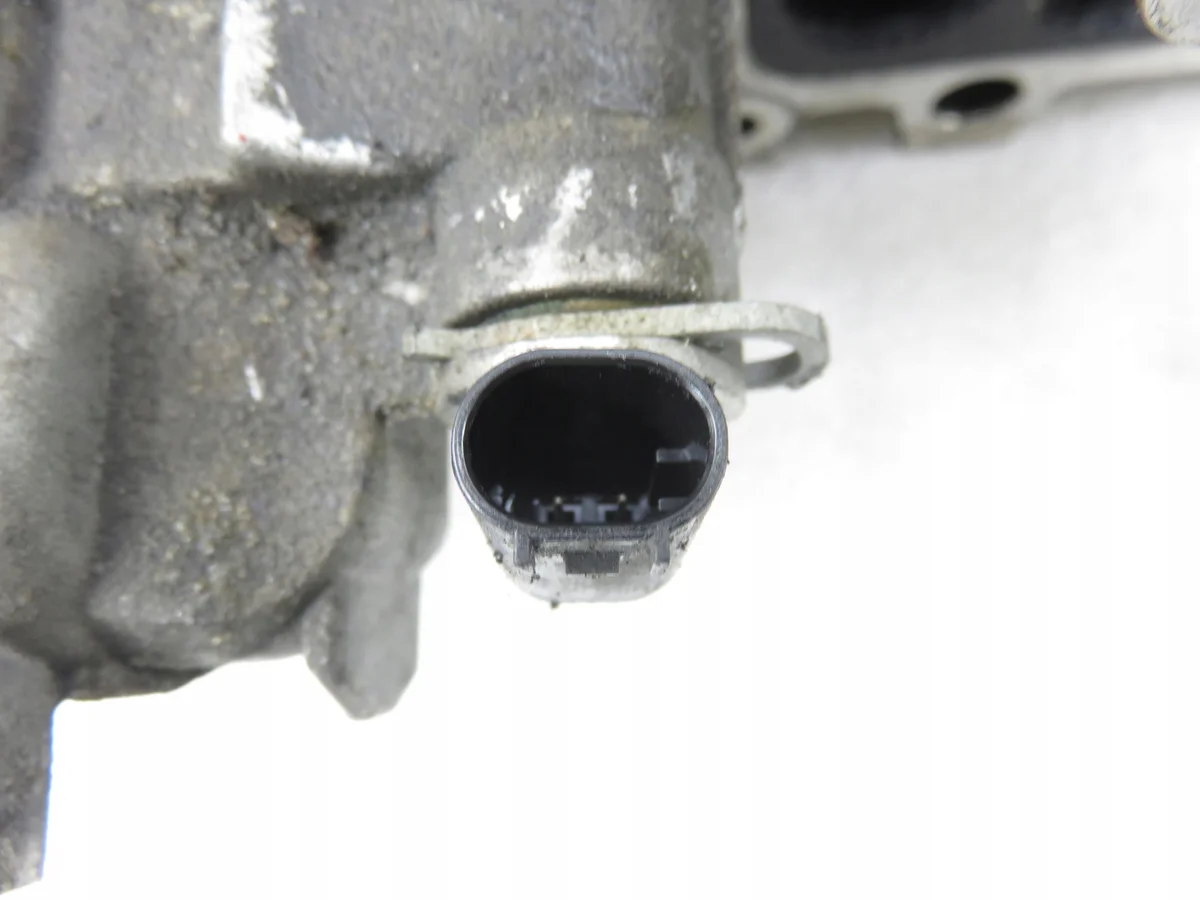 Sylinterikansi Mercedes-Benz OM 646.962 M1122519-6110160504 image 3