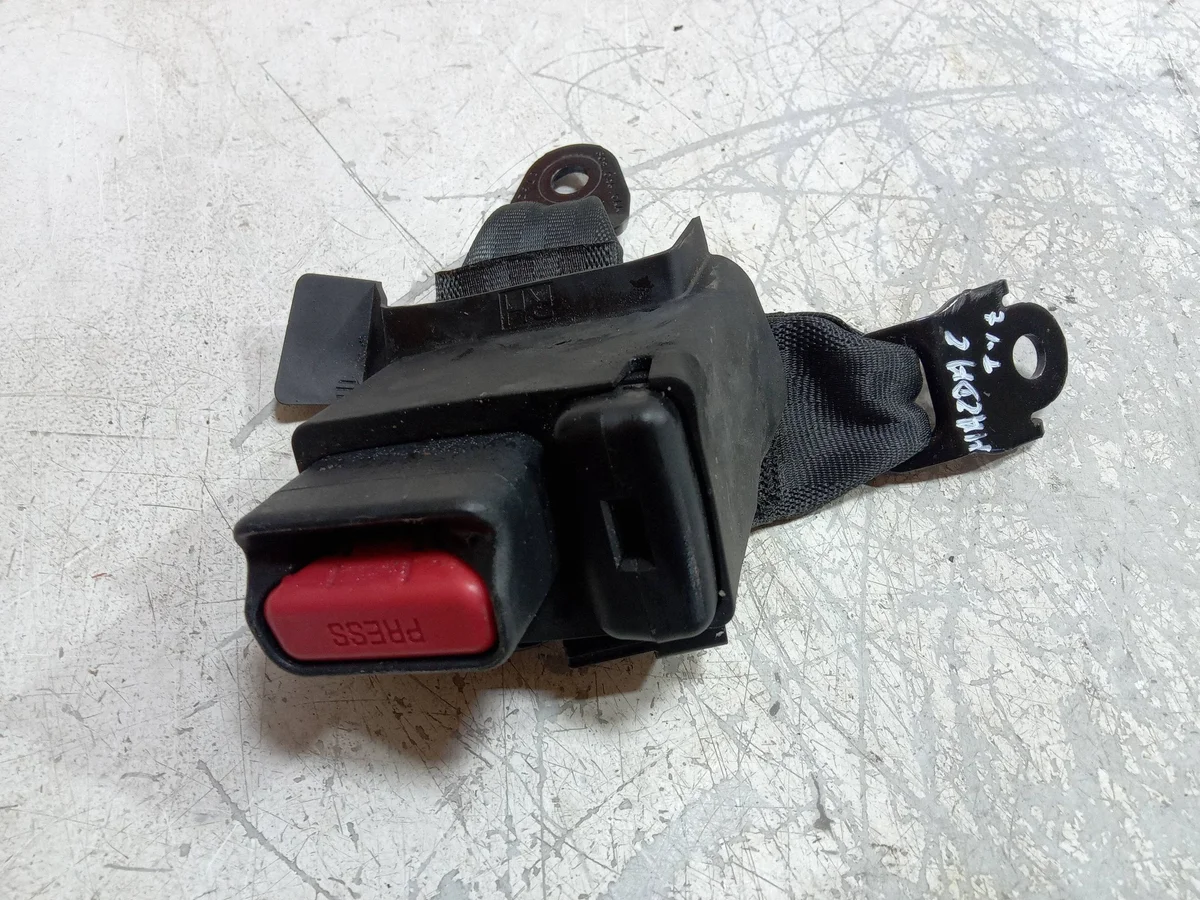 Mazda 2 IV XP21 TOY13360 - Fecho Cinto Traseiro