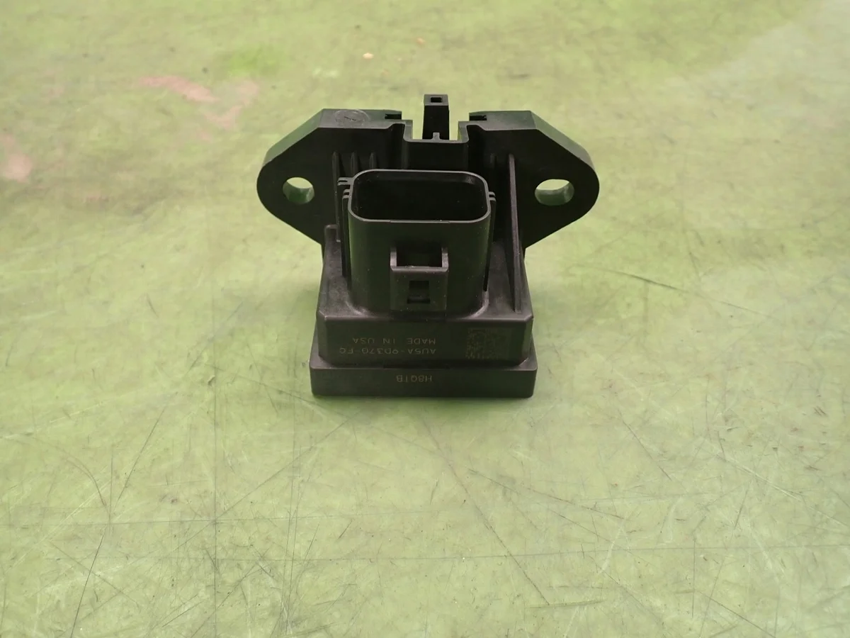 Relä bränslepump Ford Focus III AU5A9D370FC