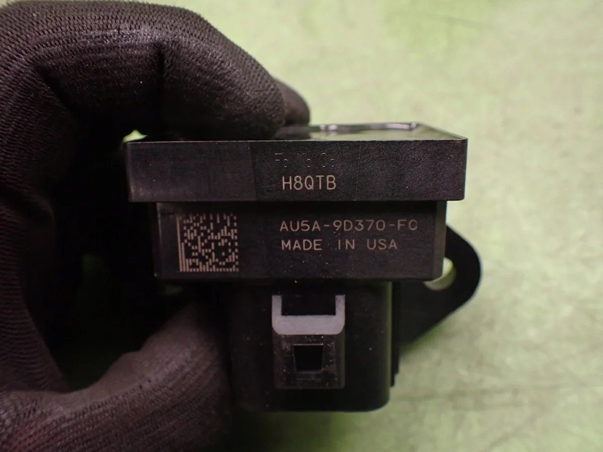 Relä bränslepump Ford Focus III AU5A9D370FC image 4