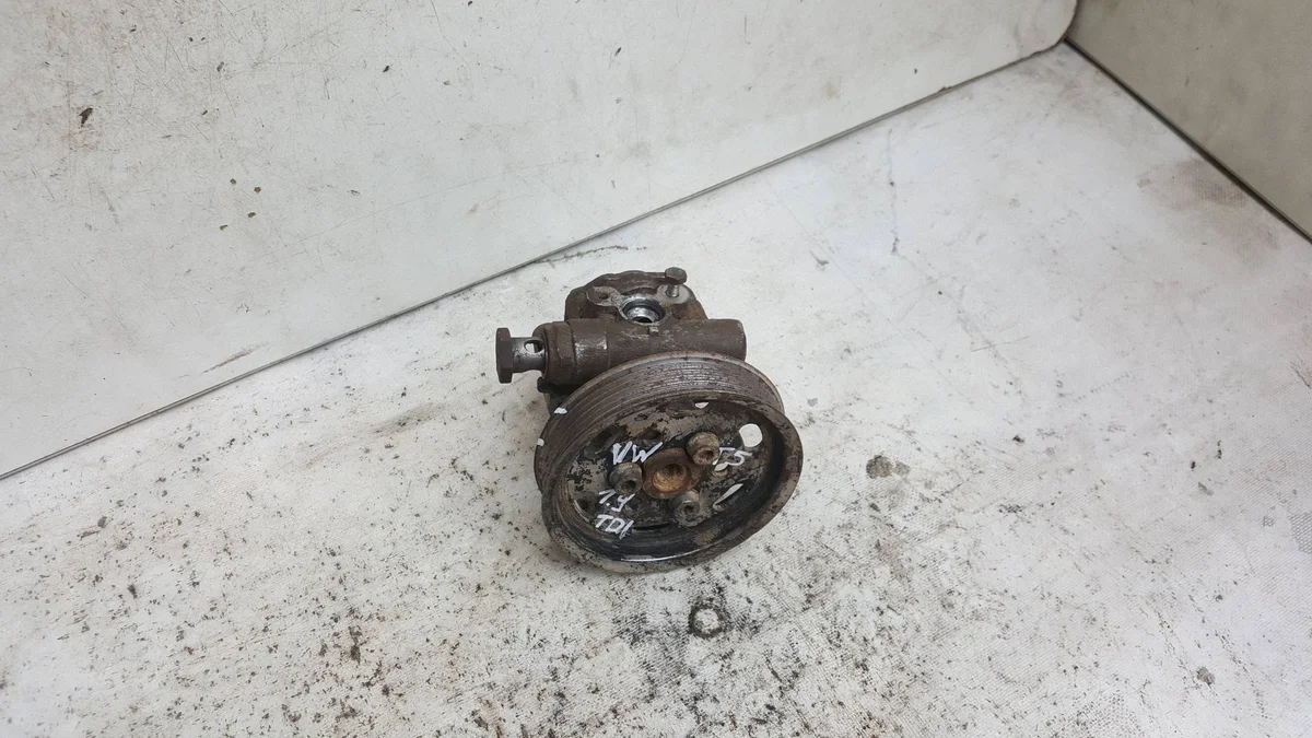 Servostyrningspump VW T5 1.9 TDI AYC3492