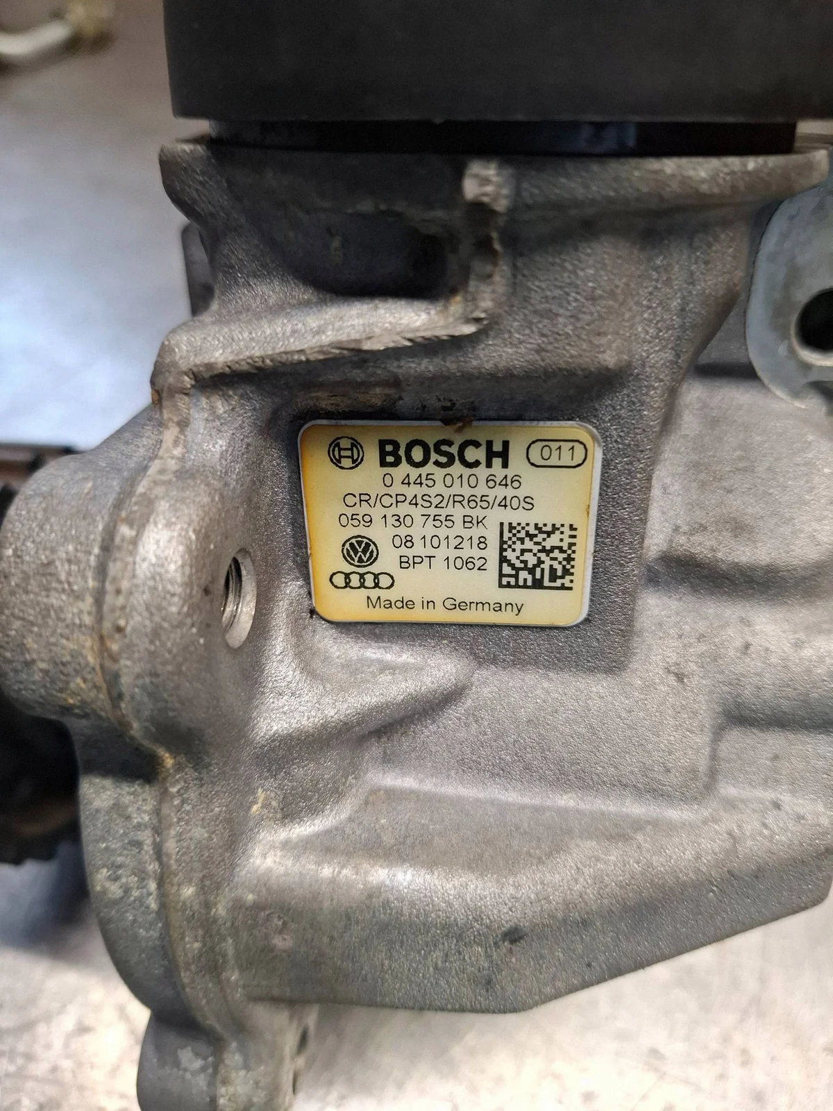 Polttoainepumppu Audi A6 C6 2.7 TDI 059130755BK image 9