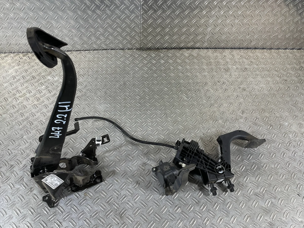 Mercedes-Benz Vito 447 Pedaalset A4472901100