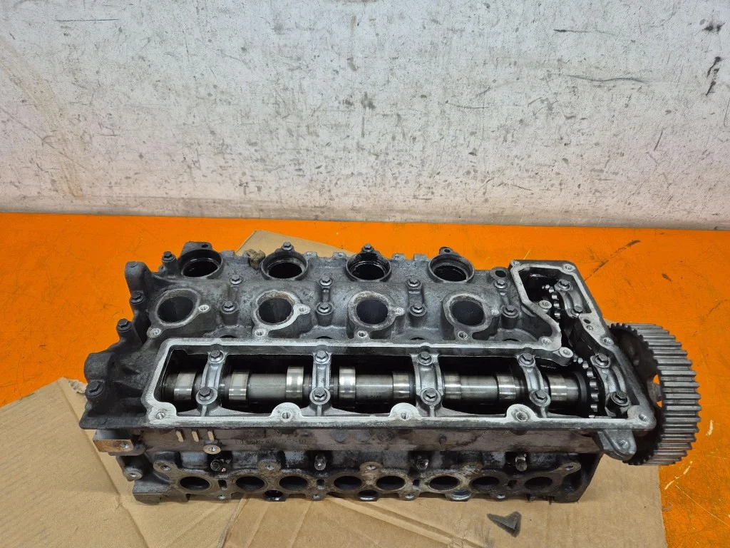 Ford Kuga DM2 Moottorin sylinterikansi