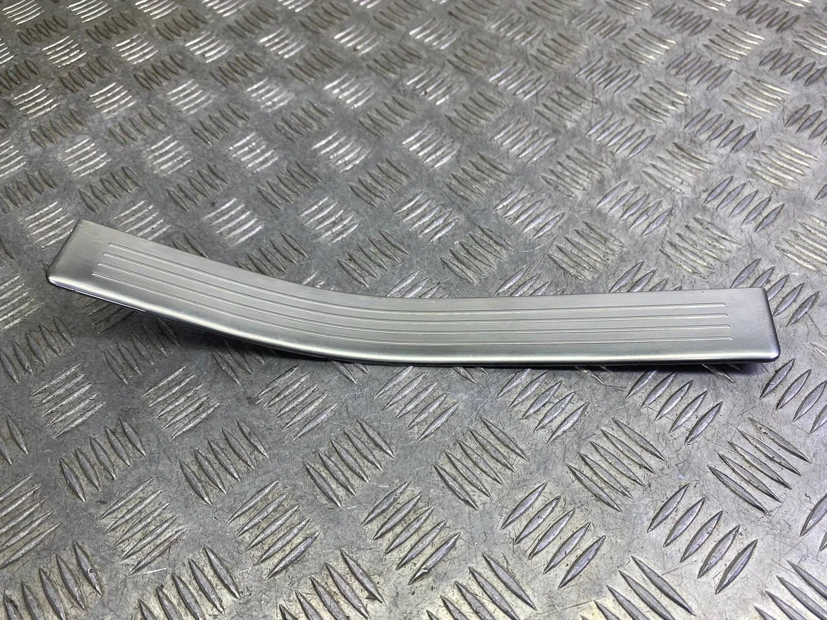 Sierlijst dorpel rechts achter Mercedes W212 A2126861236