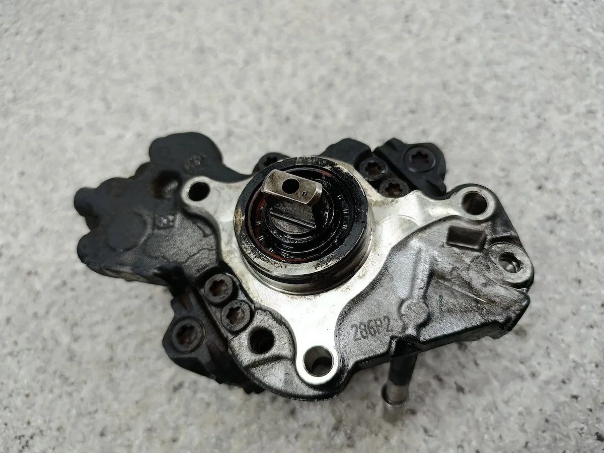 Polttoainepumppu Peugeot 508 9687959180 Delphi image 7