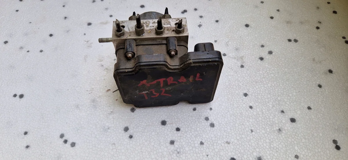 Nissan X-Trail T32 Pompe ABS 0265243833