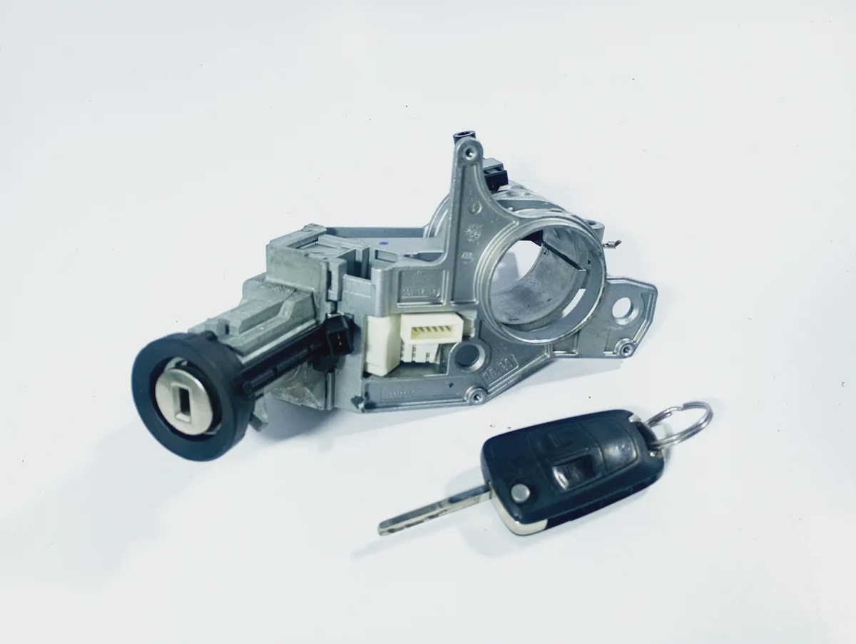 Opel Astra H virtalukko N0501882 image 3