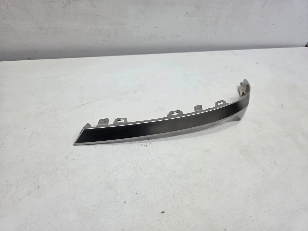 List för stötfångare höger bak Renault Symbioz 850281256C