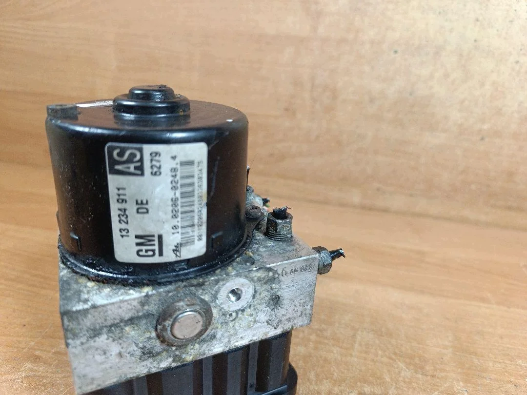 Bomba ABS Opel Astra H Zafira B 13234911