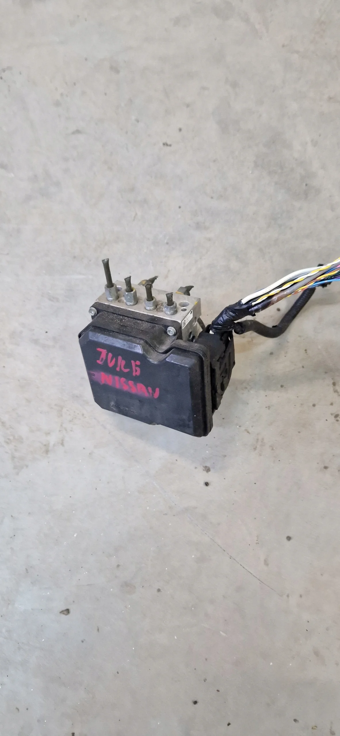 ABS-pumppu Nissan Juke F15 1,6 DIG-T 476601KC1B