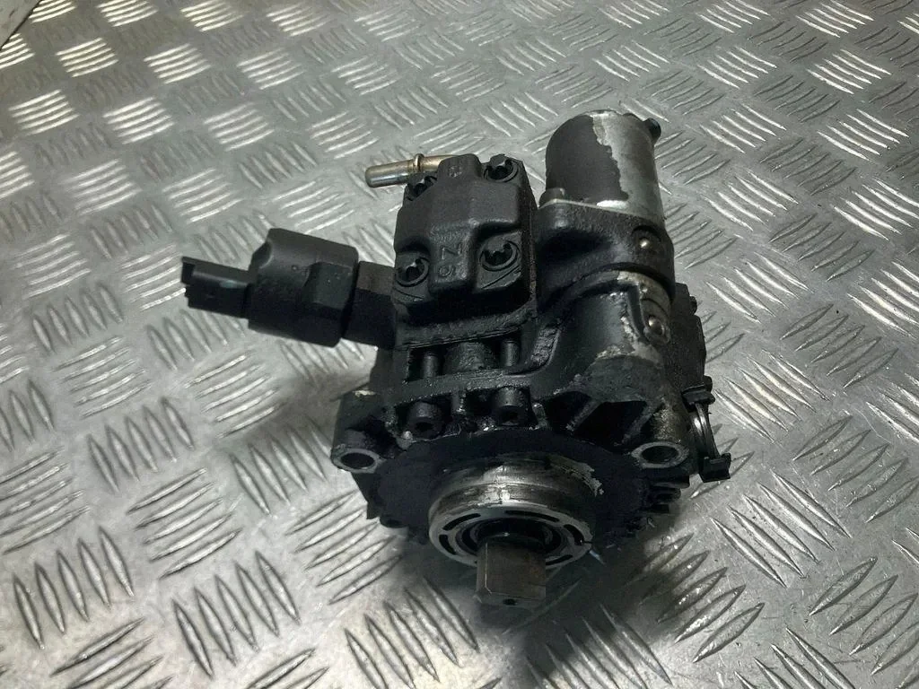 Bomba de combustível Volvo V50 A2C27100268