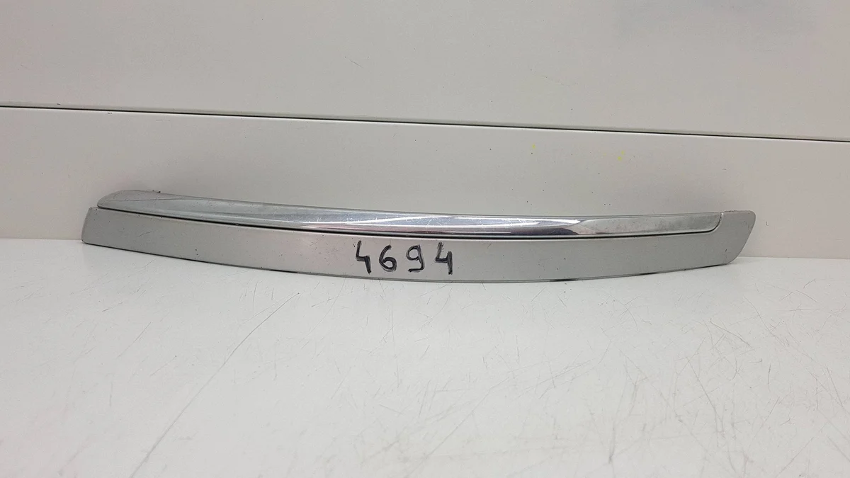 Front Bumper Trim Strip Volvo V70 2006 08693593