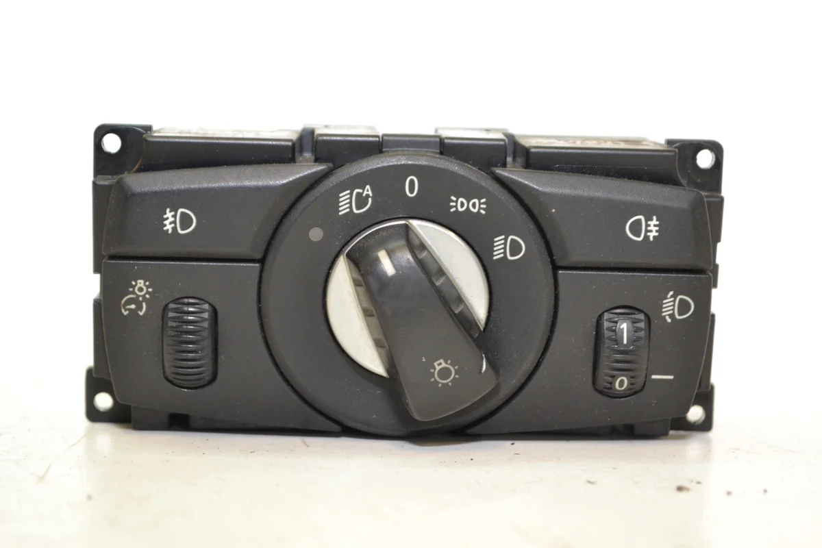 Interrupteur feux BMW E60 E61 E63 6988555