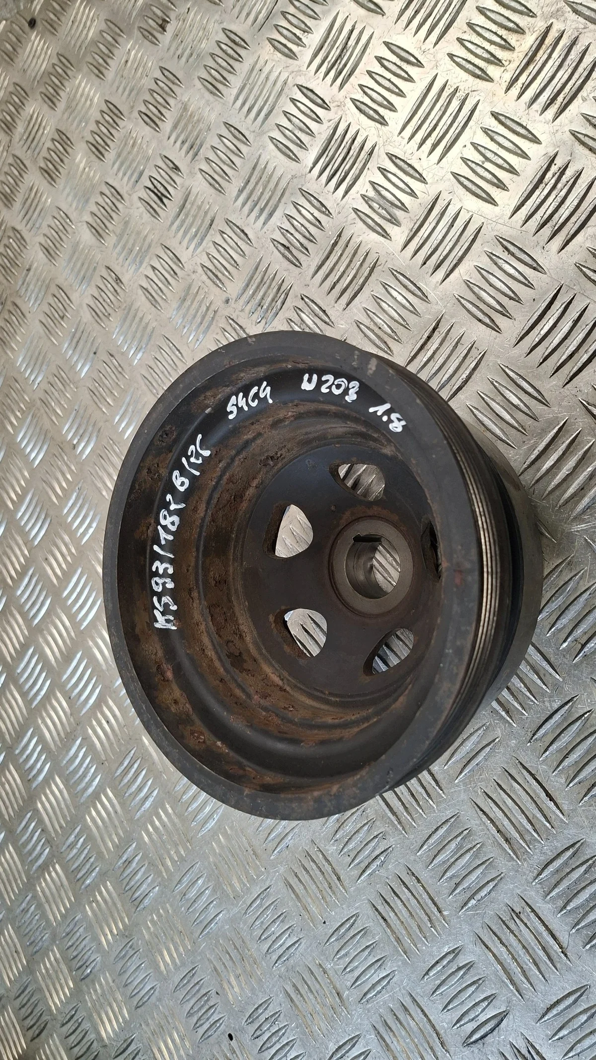 Riemenscheibe Mercedes W203 1.8K 1110301003