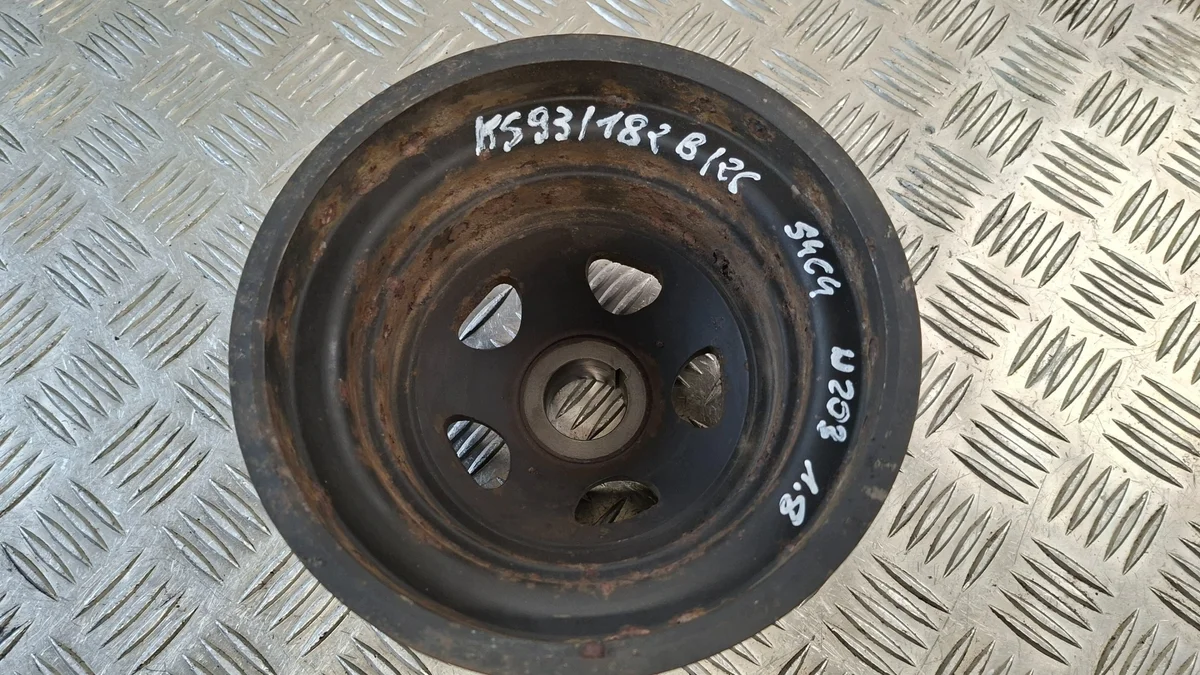 Hihnapyörä Mercedes W203 1.8K 1110301003