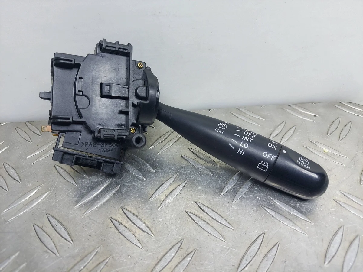 Toyota Yaris I Manette Essuie-glace 164322KASACJ