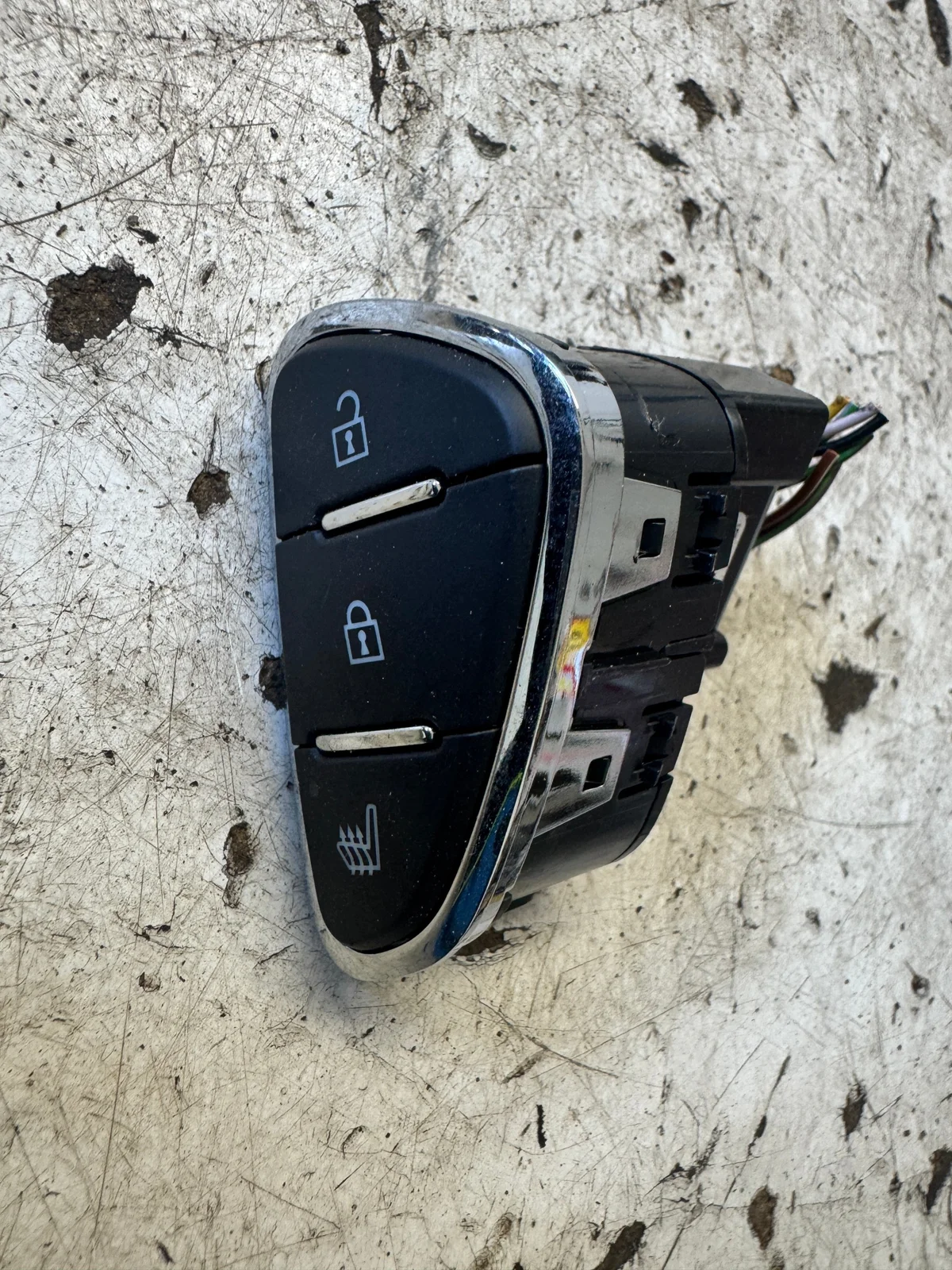 Opel Corsa E Knapp för centrallås och sätesvärme 13363827