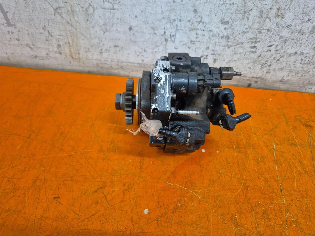Brandstofpomp Iveco Eurocargo 120EL17 3.9D W-43653-