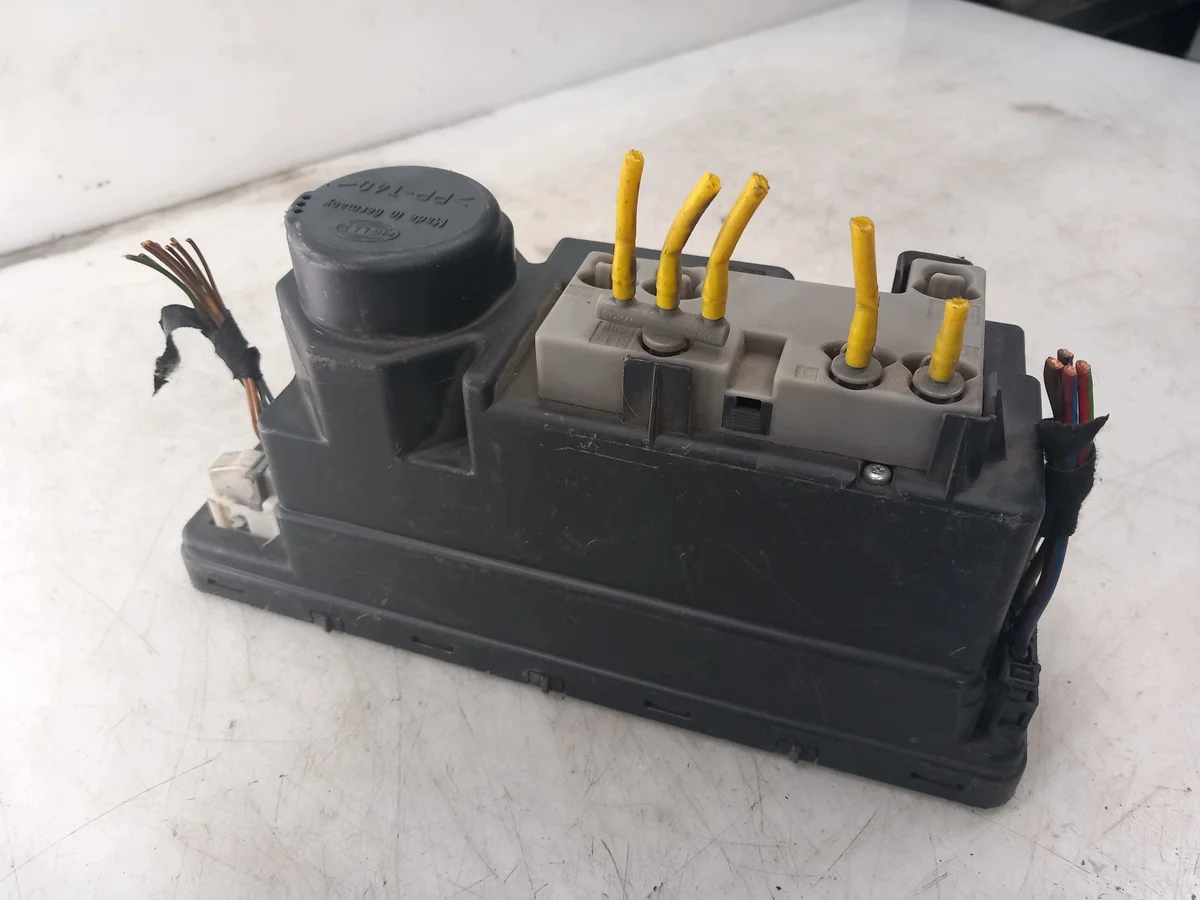 Pompe serrure centralisée Mercedes-Benz W202 OEM 2108001548