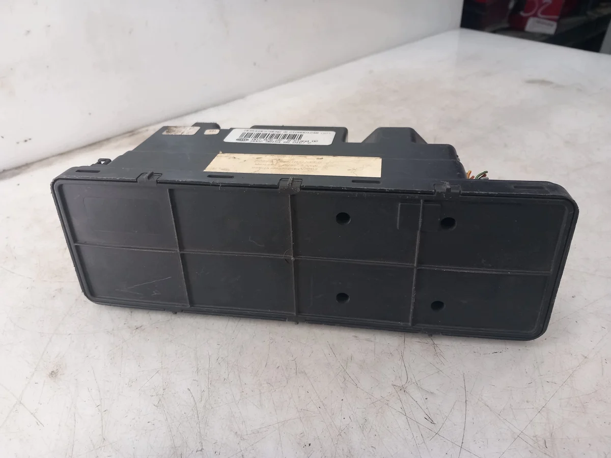 Mercedes-Benz W202 Pompe de verrouillage centralisé 2108001248