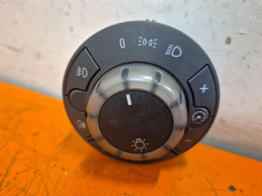 Valojen säätökytkin Opel Corsa D 13249401
