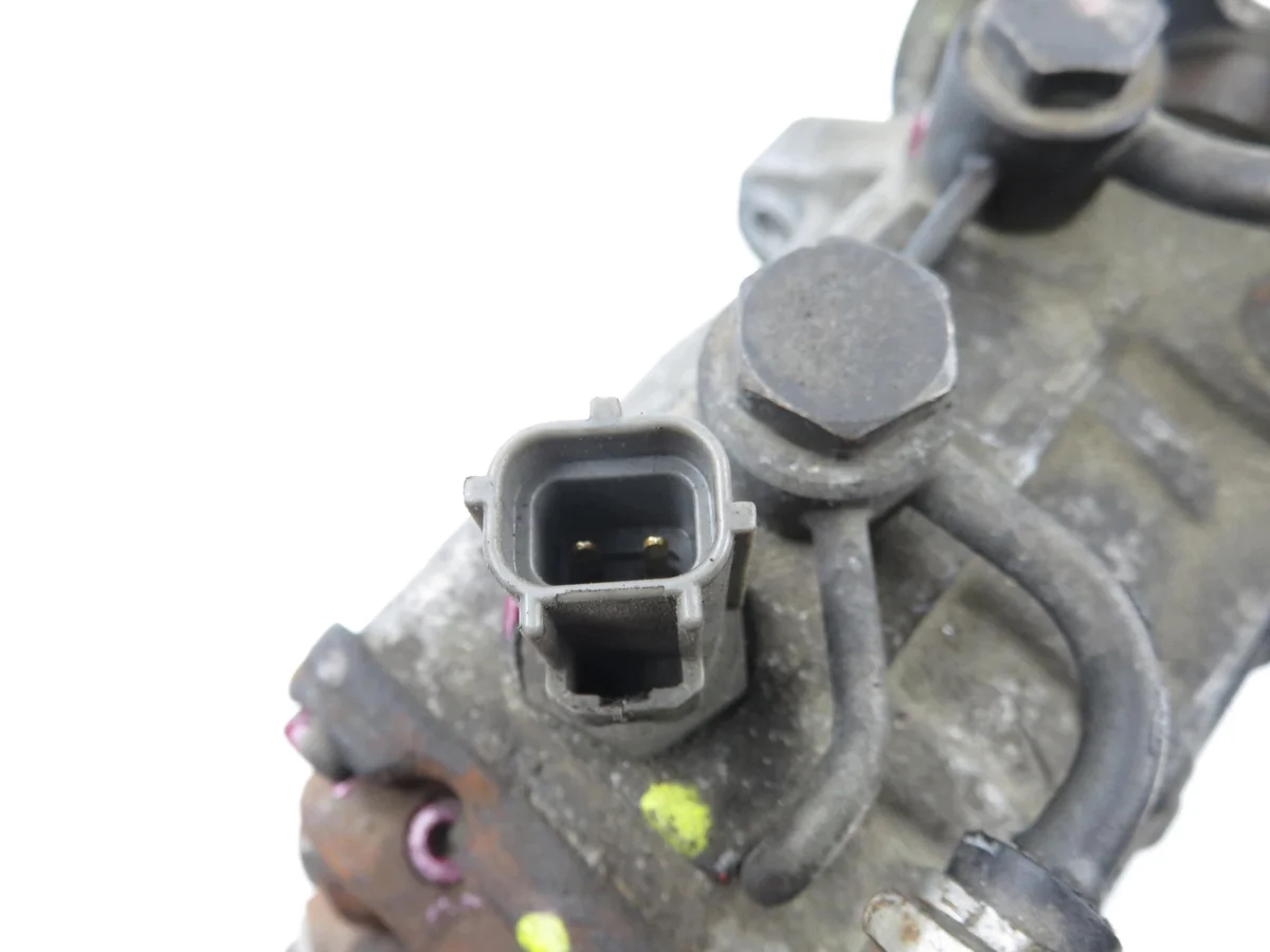 Polttoainepumppu Toyota Corolla Verso 2.0 D-4D M1157827-2210027010 image 7