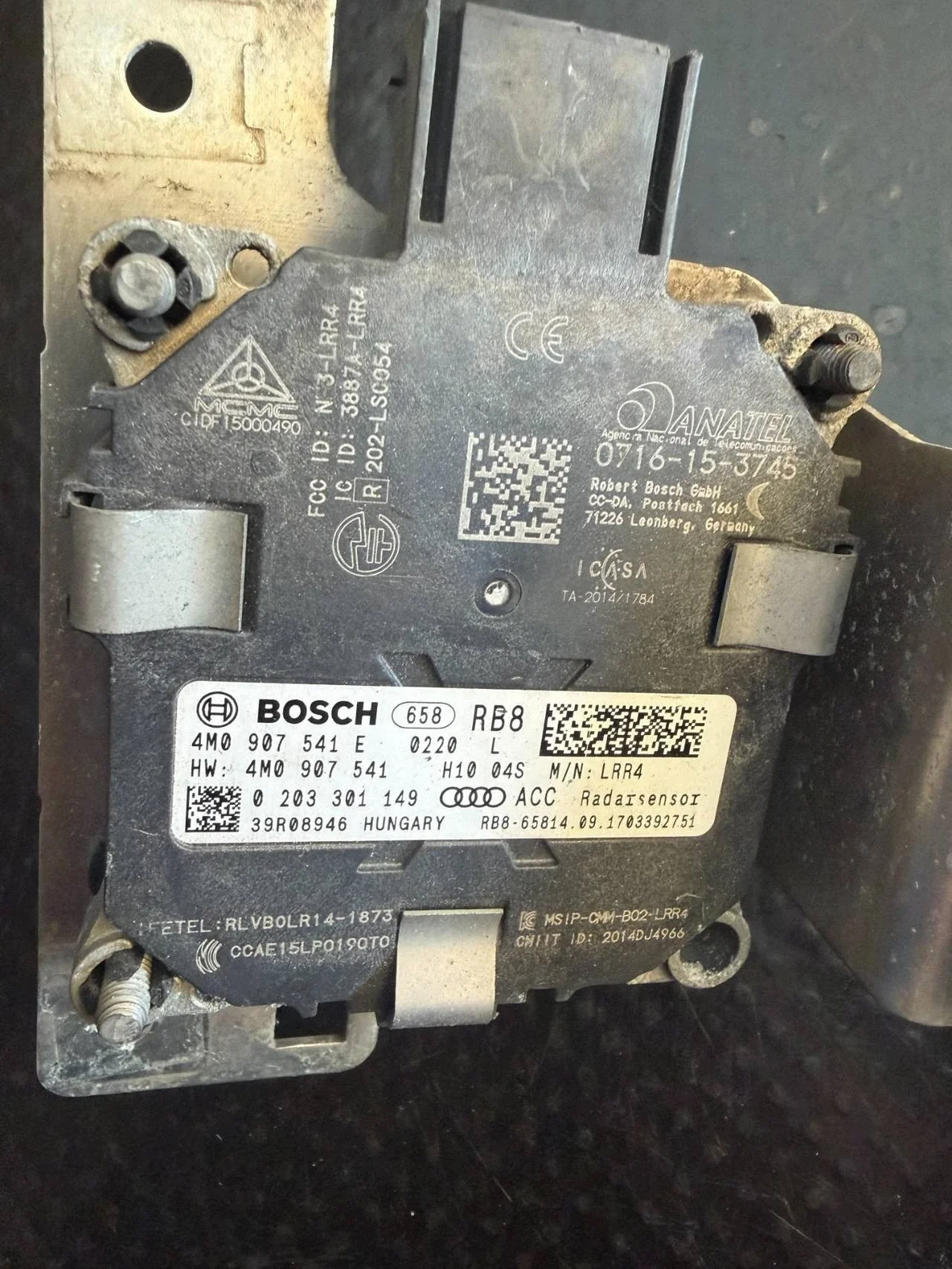 Audi Q7 4M aktiivinen vakionopeudensäädin tutka 4M0907541E image 4