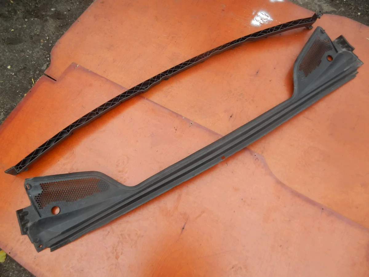 Citroen DS4/C4 II Alipaneeli 9687956480