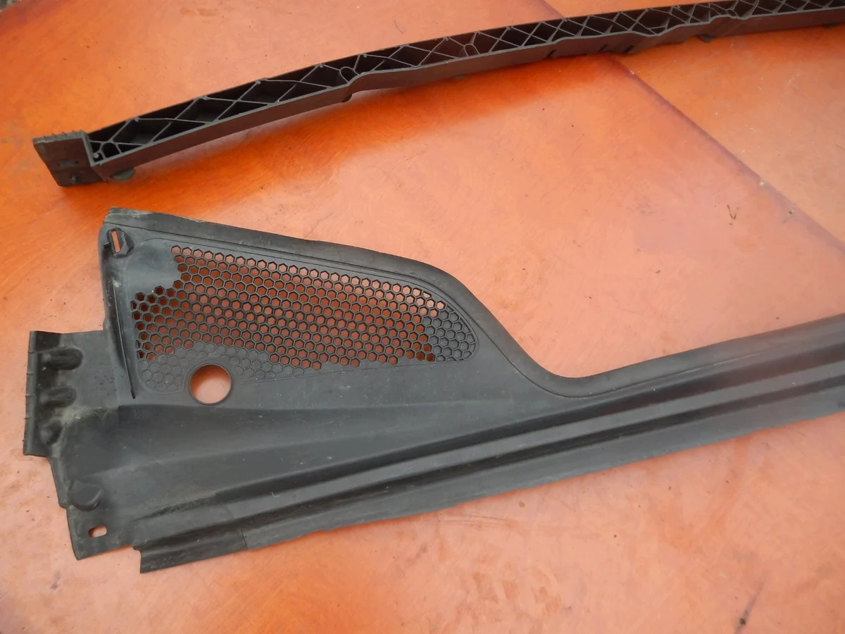 Windshield Wiper Cowl Panel Citroen DS4 C4 II 9687956480