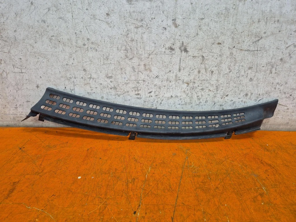 Windabweiser links Mercedes CLK C208 A2088310158