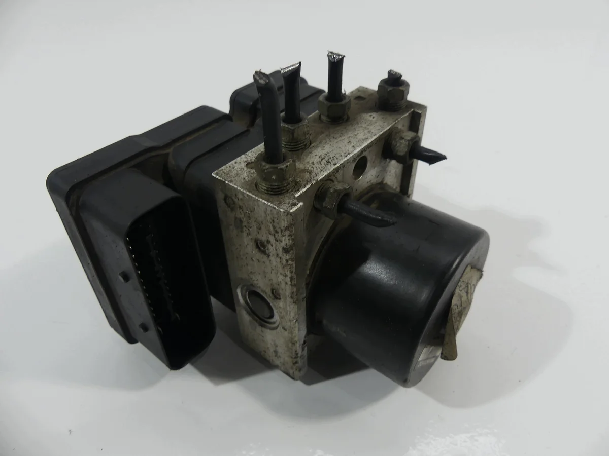 ABS pomp Ford Focus MK2 1.6 16V 8M512M110AA