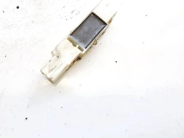 Volvo XC 90 Airbag Sensor 8651755 image 3